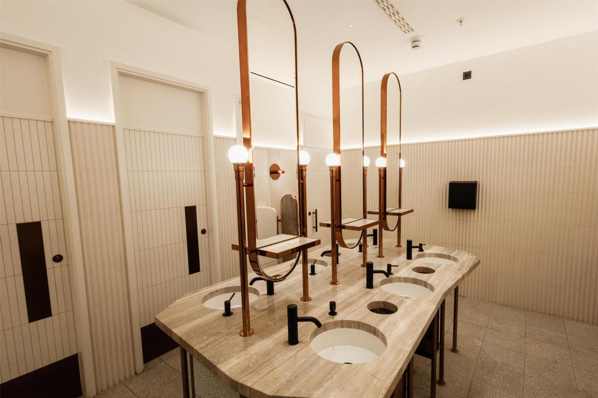 Hart Shoreditch London, Curio Collection By Hilton 4* London